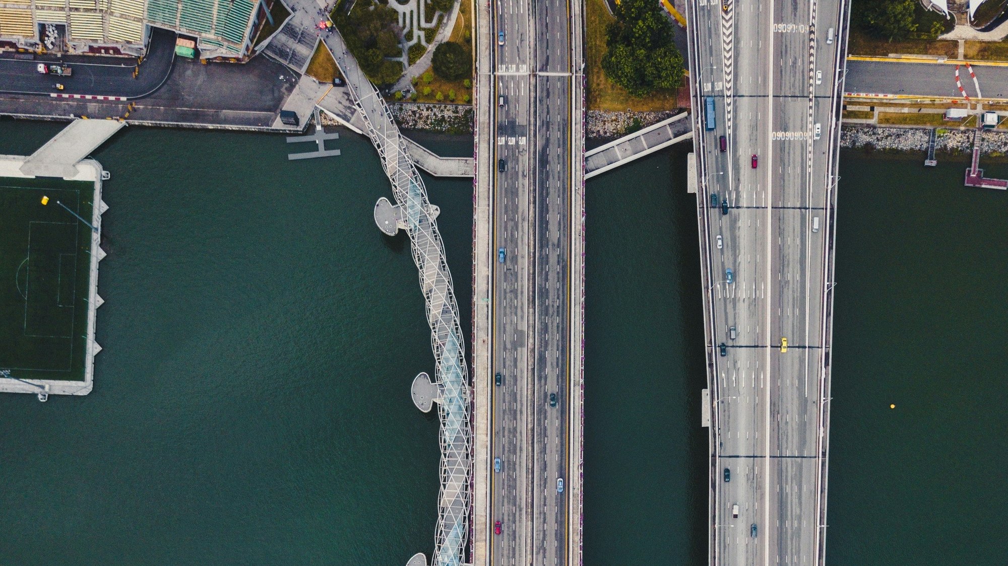 fahrul-azmi-qJOPjqrPEKU-unsplash Cropped